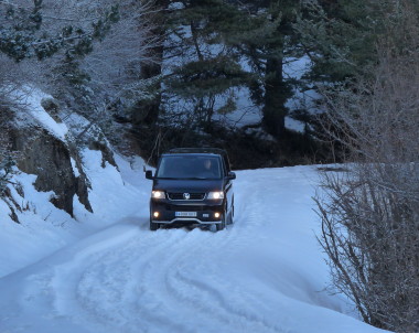 Llega la nieve, también a la carretera.